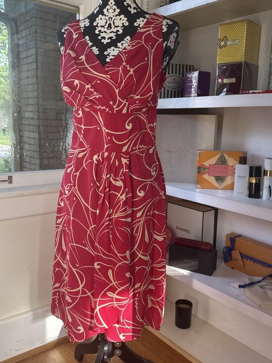 Ann Taylor Dresses & Skirts - Ann Taylor Dress 8 Red & cream Silk A-Line Sleeveless side Zip Lined